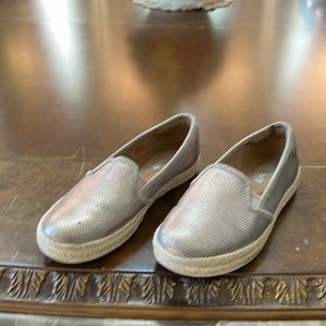 Clarks collection ( soft cushion ) slip on shoes Espadrille  style